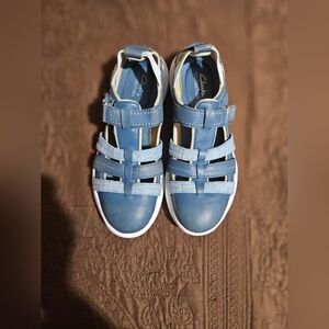 Pre-owned Clarks Blue and White Sandals 8.5M